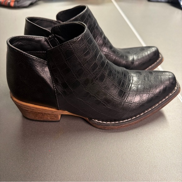 Roper Sofia Caiman Ankle Booties, Side Zip, Women's Size 7.5, Great condition - Picture 4 of 8